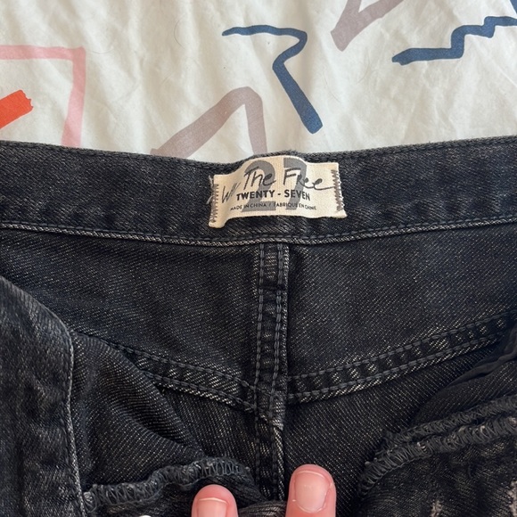We The Free High Rise Button Fly Distressed Shorts size 27 - Picture 2 of 4